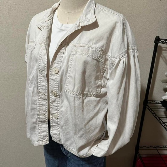 Cream Kensie Jeans jacket with Puff Sleeve- size Small - Picture 4 of 5